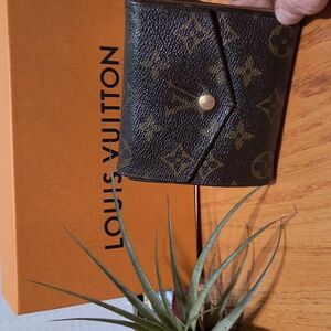 Louis Vuitton monogram bifold snap wallet